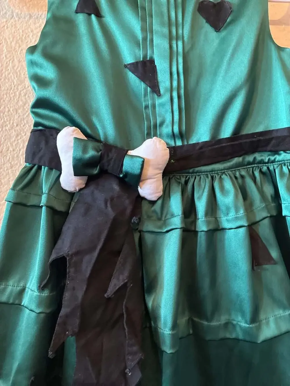Gymboree Green Satin Dress with Black Bow And Bone Detail Size 7